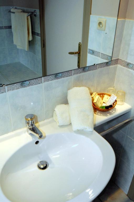 Hotel Le Saint Loup Gembloux Phòng bức ảnh